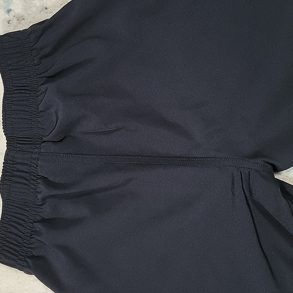 Boys Under Armour Quick Dry Athletic Pants, Black, Size 7, Pre-owned - Picture 6 of 9